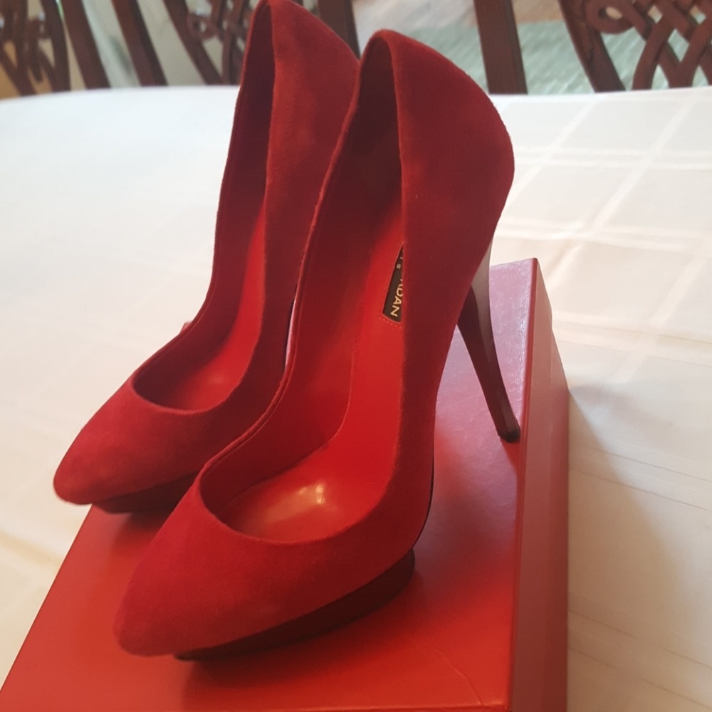 Shoes - Picture 6 of 8